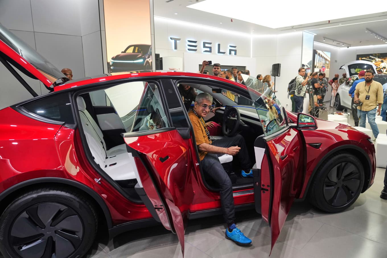 Nybilsförsäljningen av Tesla i Europa har sjunkit i år jämfört med i fjol. Foto: Rafiq Maqbool/AP