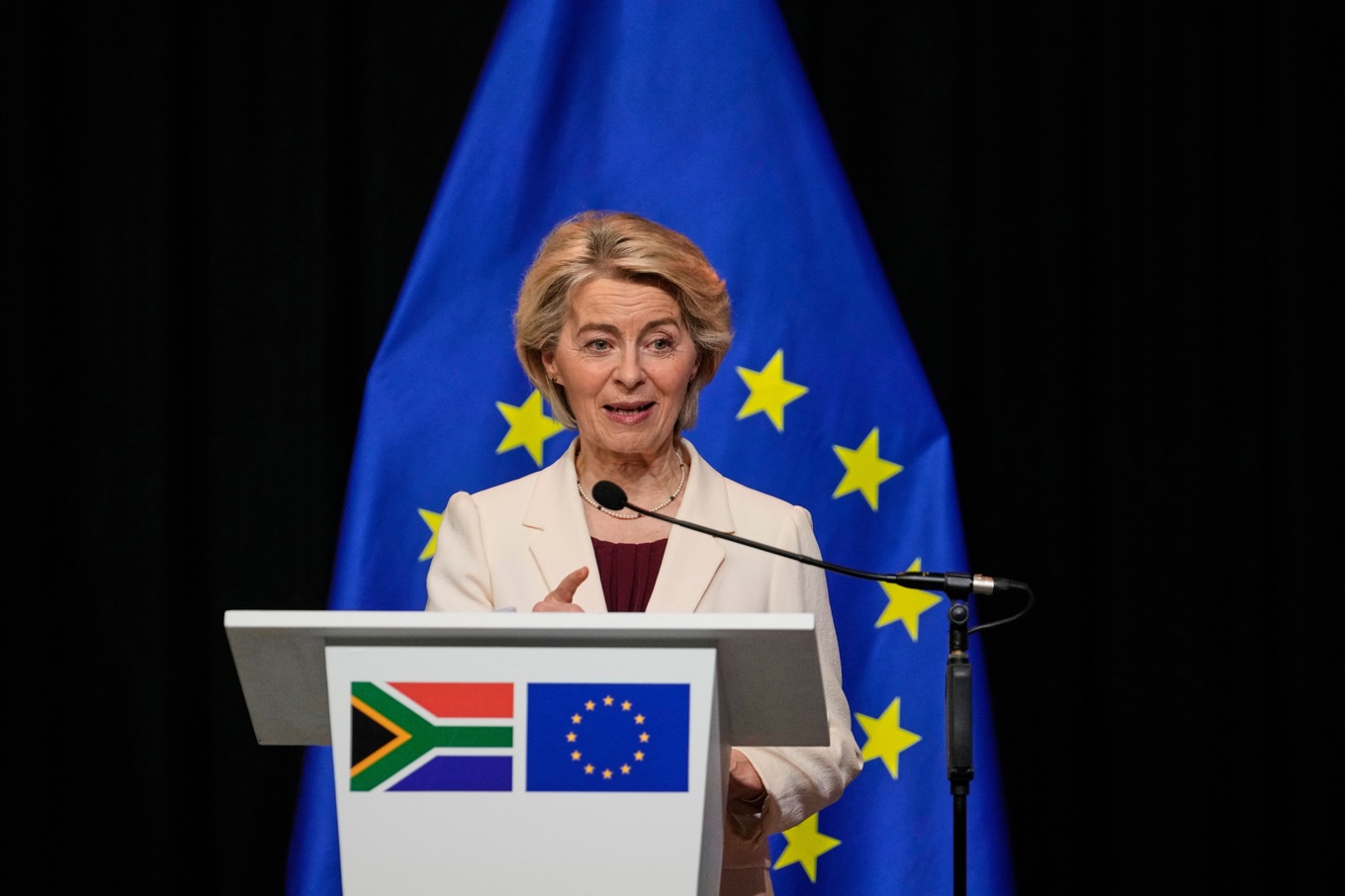 EU-kommissionens ordförande Ursula von der Leyen. Foto: Themba Hadebe/AP/TT