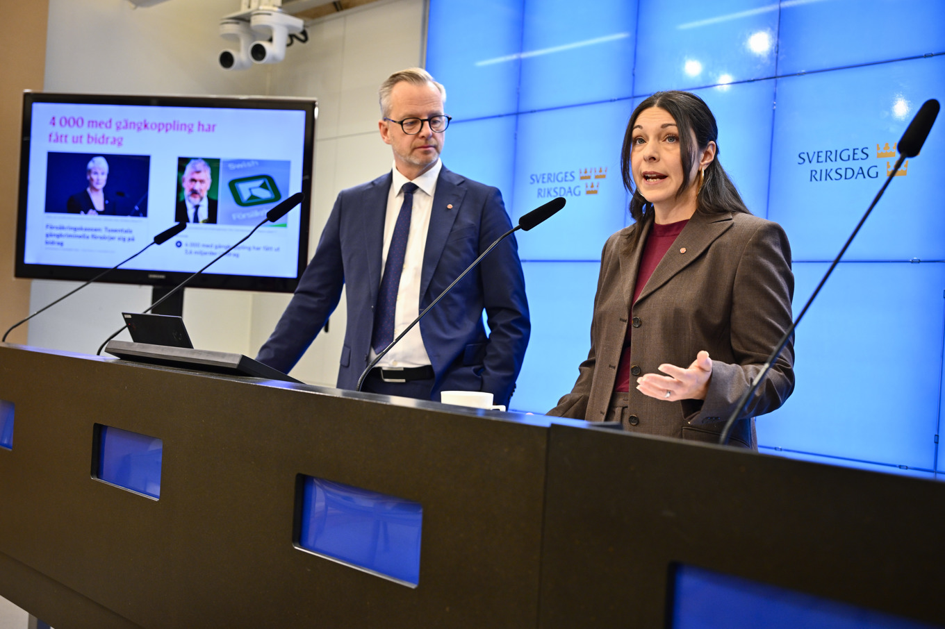 Socialdemokraternas ekonomisk-politisk talesperson Mikael Damberg (S) och rättspolitiska talesperson Teresa Carvalho (S). Foto: Anders Wiklund/TT