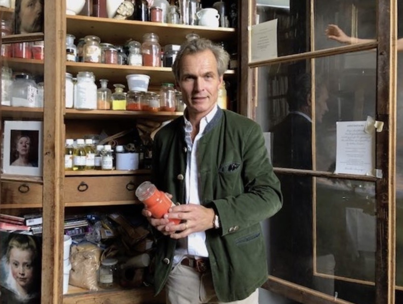 Konstnären Urban Larsson i sin ateljé i Amsterdam 2019. Foto: Susanne W Lamm