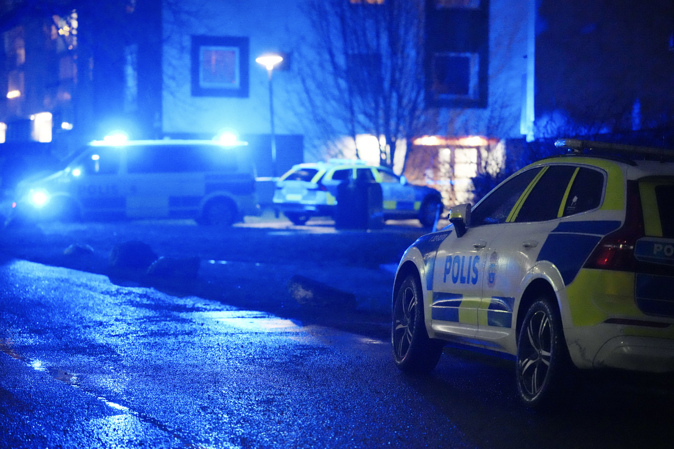 De båda männen i Alby var vid medvetande när de fördes till sjukhus. Foto: Pontus Orre/TT