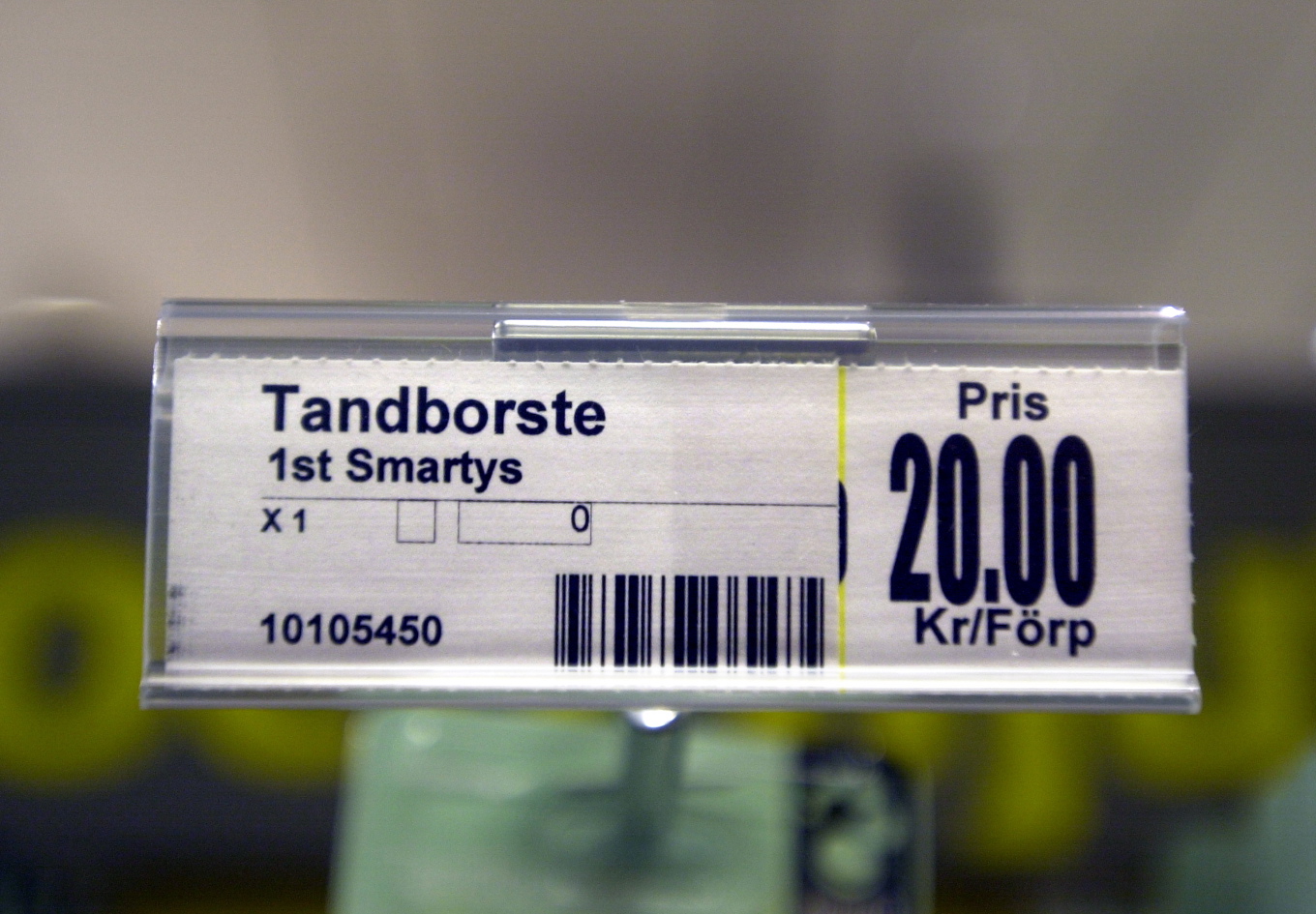 Traditionell, fast prismärkning för en tandborste. Arkivbild. Foto: Claus Gertsen /TT