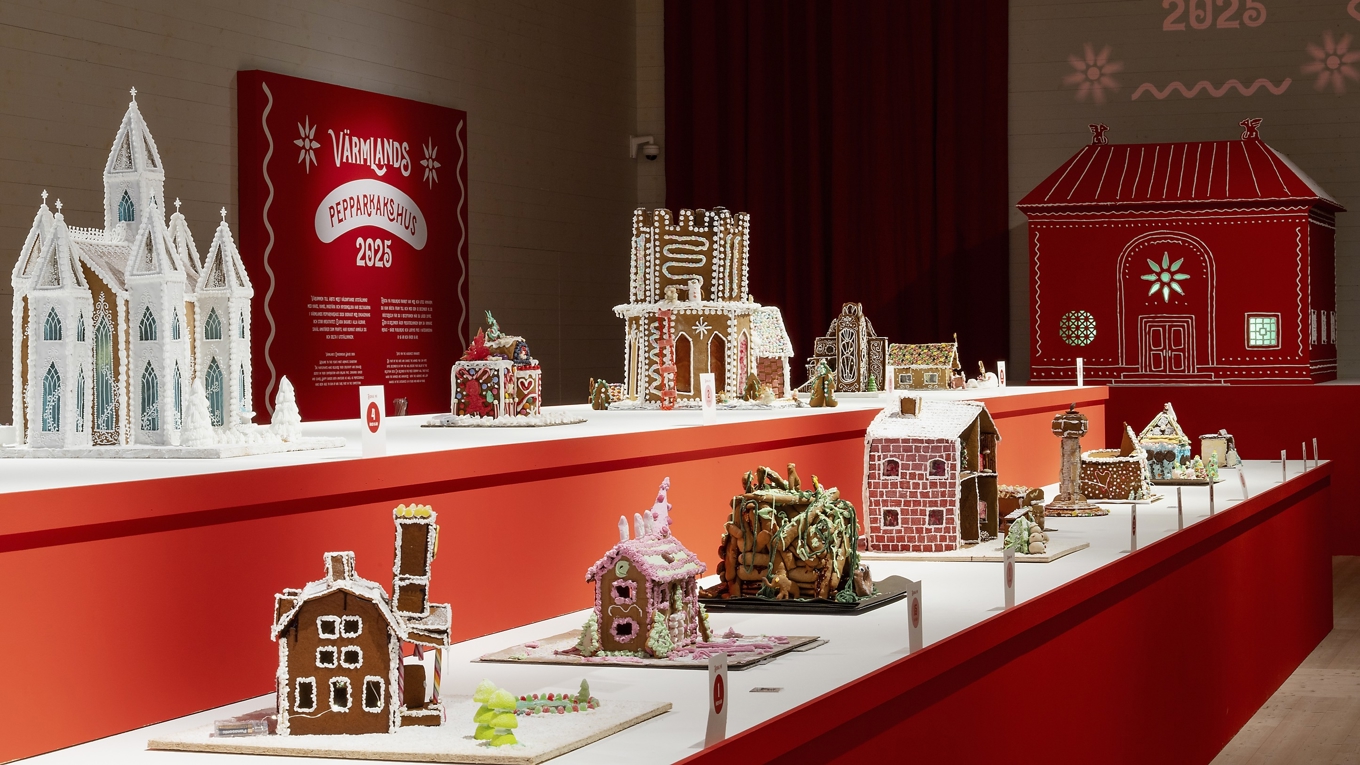 När glada bagare bjöds in till tävlingen blev gensvaret stort. De deltagande pepparkakshusen visas på Värmlands museum fram till den 6 januari. Foto: Lars Sjöqvist/Värmlands museum
