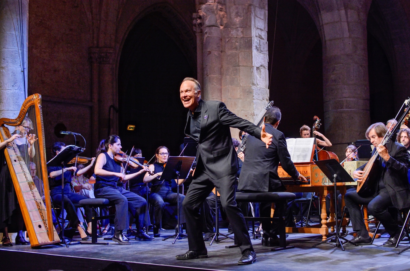 Staffan Liljas i rollen som odjuret Polyfemus tillsammans med Cappella Mediterranea i Händels ”Acis och Galatea”. Foto: Bertrand Pichene