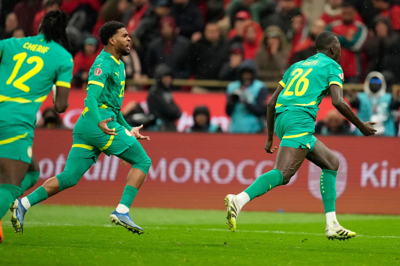 Senegal är afrikanska mästare efter Pape Gueyes (höger) avgörande mål. Foto: Mosa'ab Elshamy/AP/TT