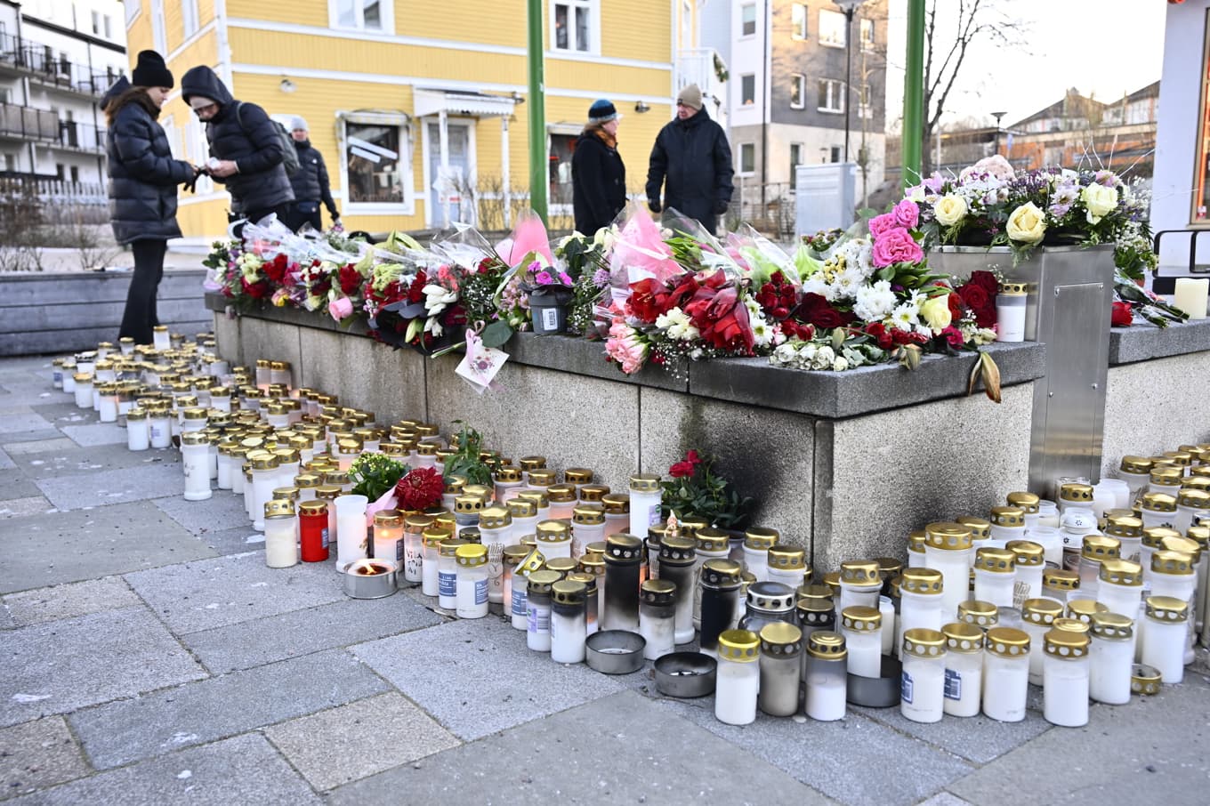 Kvinnan fördes bort från Rönninge torg i Salem på annandag jul. Foto: Anders Wiklund/TT