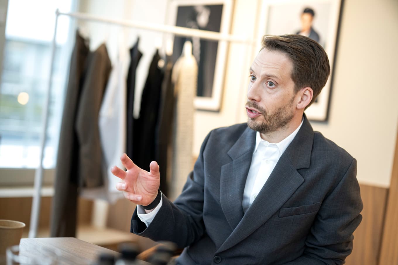 H&M:s vd Daniel Ervér i samband med presentationen av bokslutet för 2025. Foto: Pontus Lundahl/TT