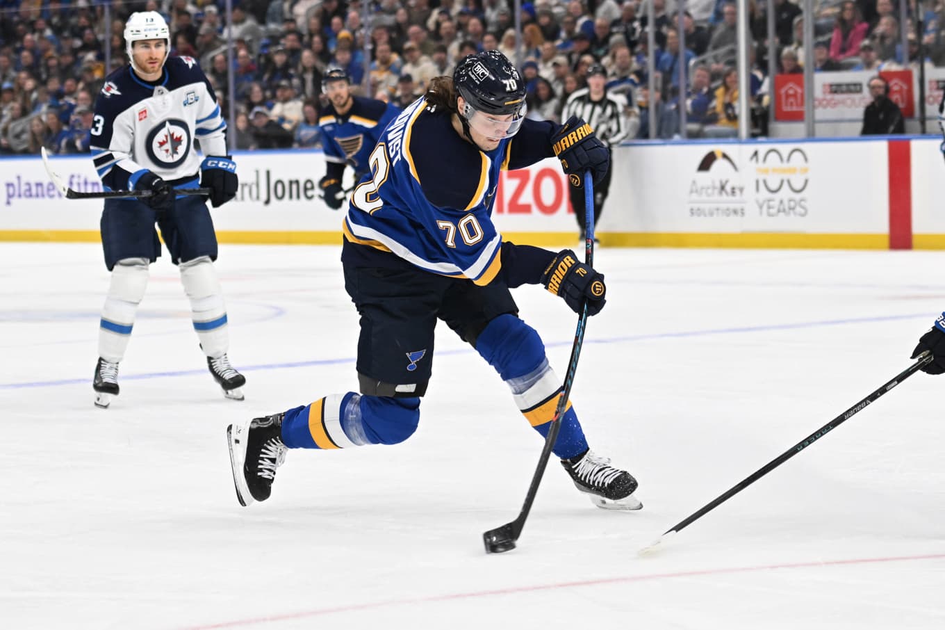 Tidigare skadade St Louis Oskar Sundqvist var en av målskyttarna i lagets seger mot Florida. Bild från december. Foto: Joe Puetz/AP/TT