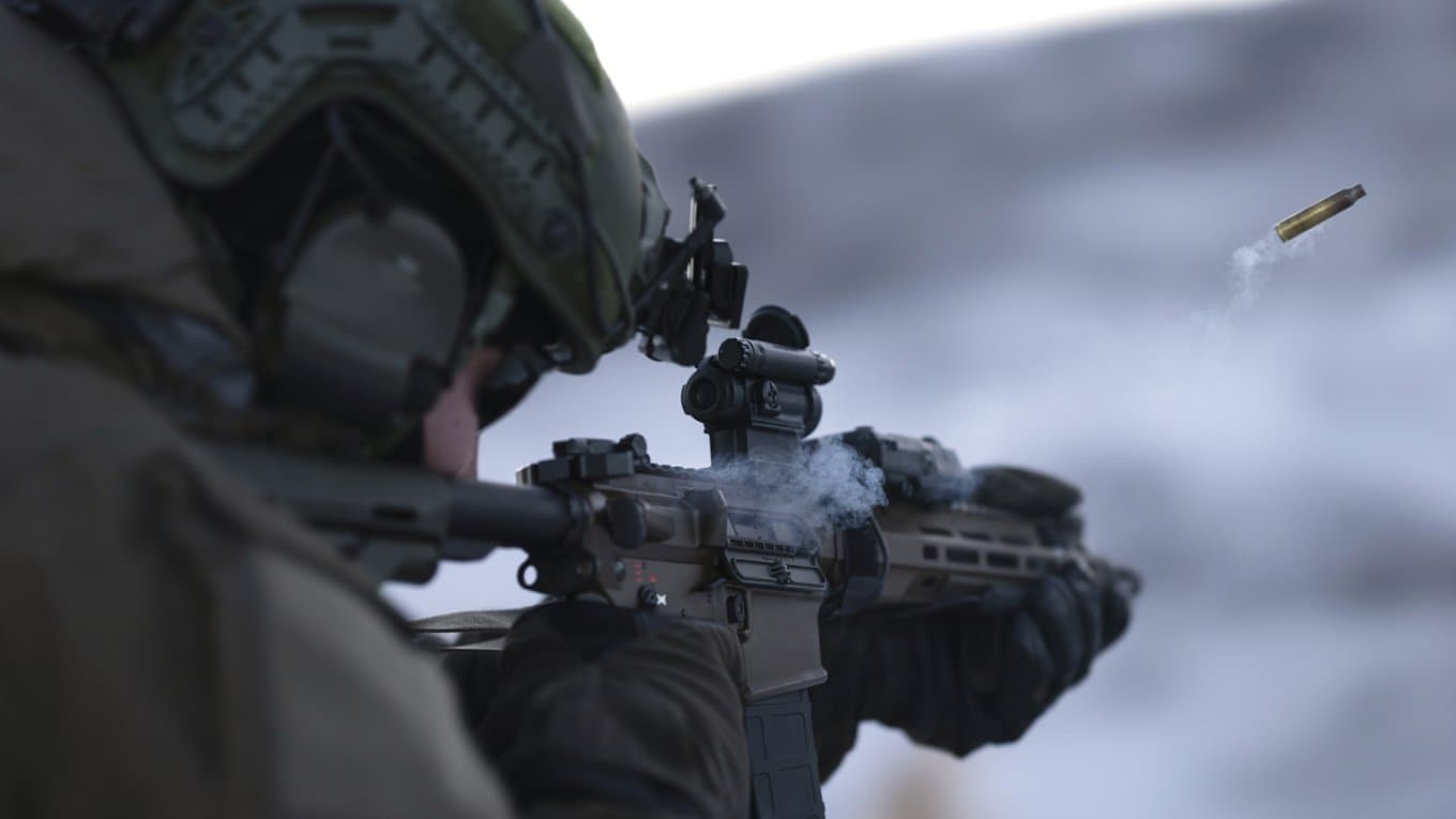 Kostnaderna för upprustning och stöd till Ukraina läggs på framtida generationer, enligt kritikerna till planen på militär upprustning. Foto: Försvarsmakten