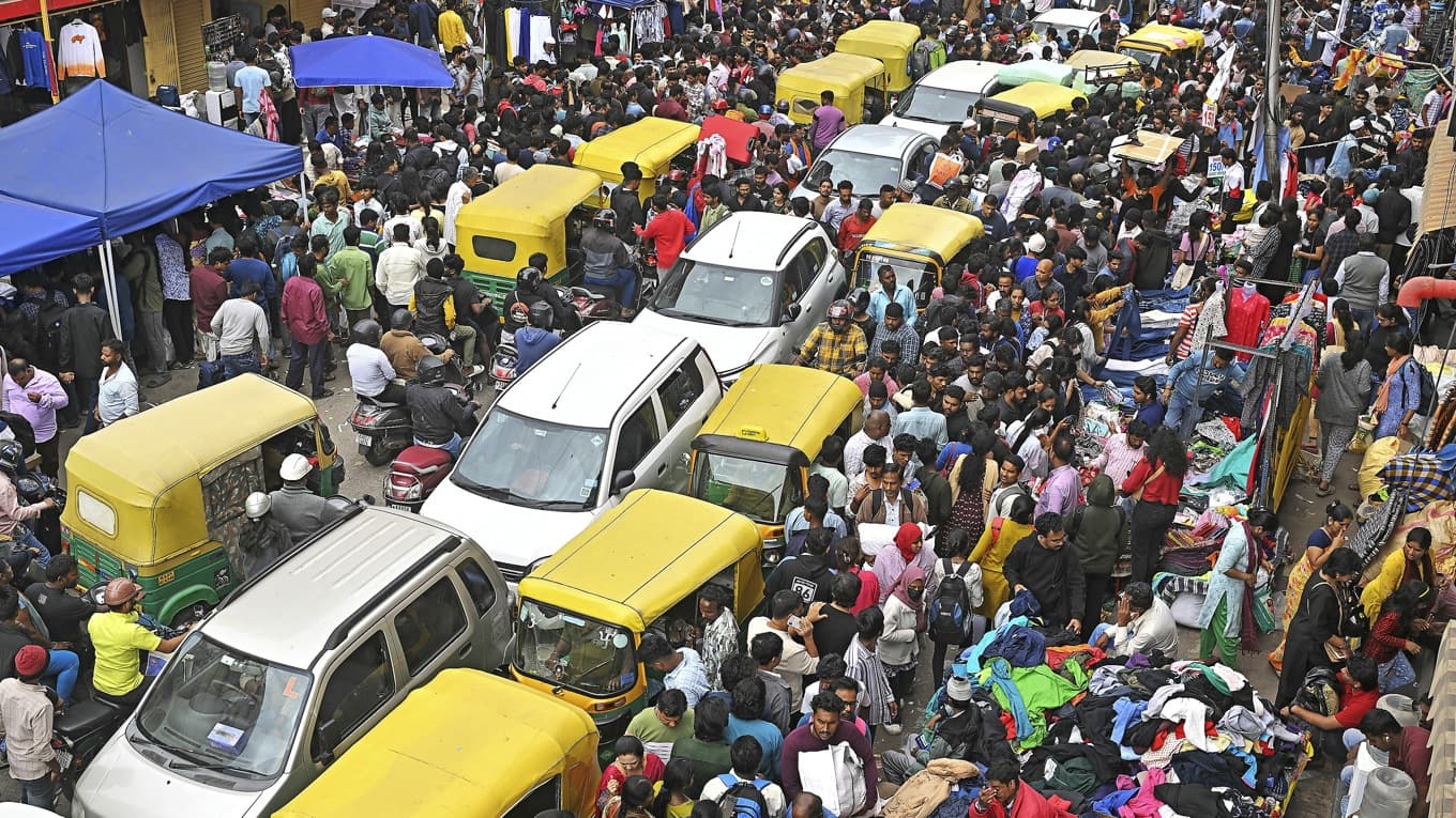 I Indien är det inte ovanligt att körkort säljs av korrupta tjänstemän. Foto: Idrees Mohammed/AFP via Getty Images