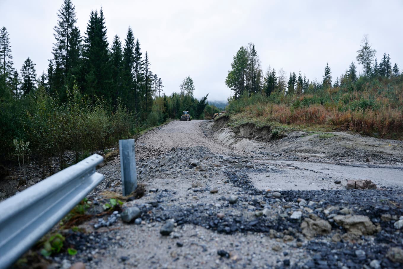 Flera vägar förstördes när Västernorrland drabbades av omfattande översvämningar hösten 2025. Bild från 12 september. Foto: Caisa Rasmussen/TT