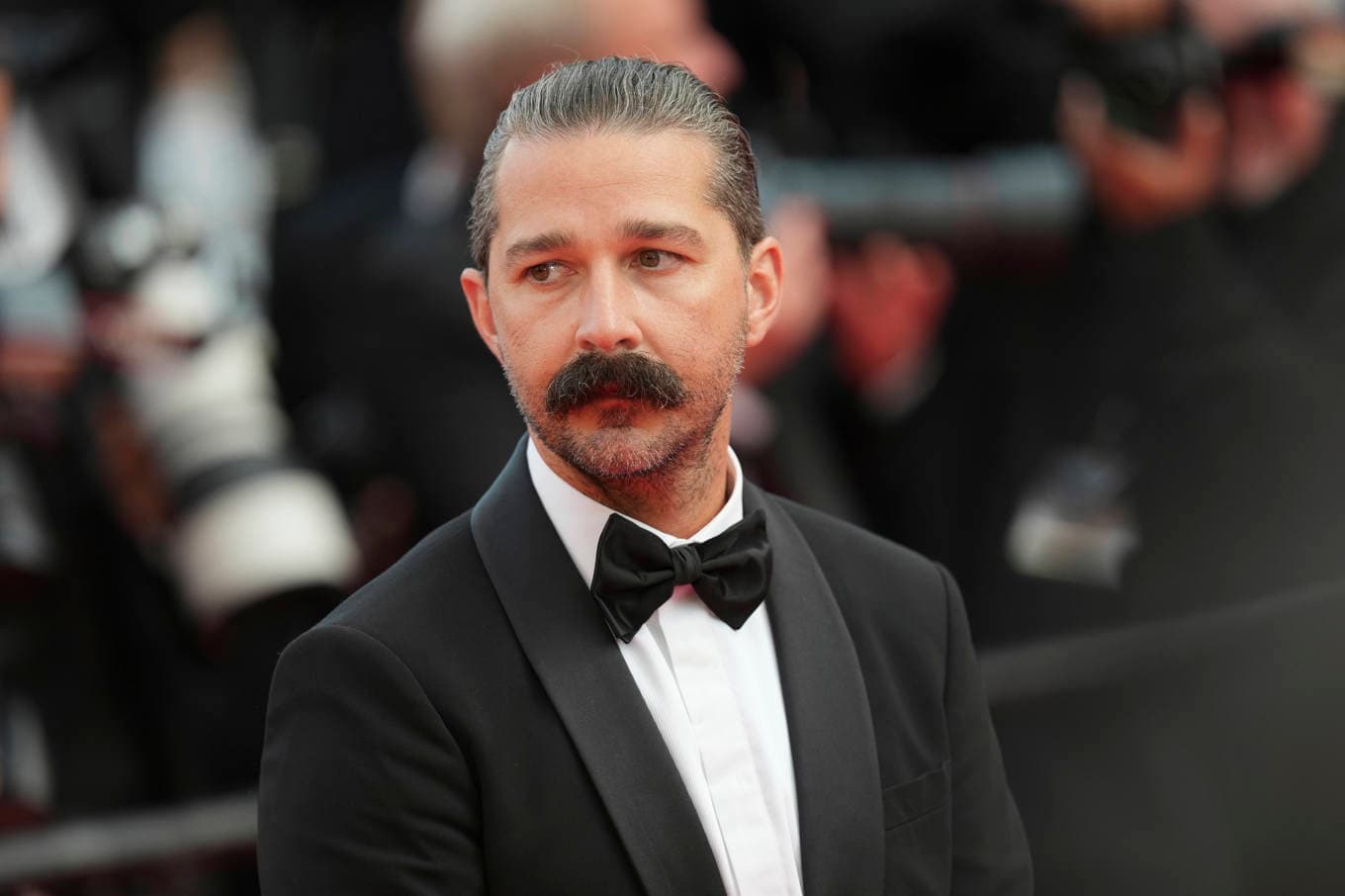 Shia LaBeouf fortsatte festa efter sitt gripande efter ett barbråk i New Orleans. Nu beordras skådespelaren genomgå behandling för missbruk. Arkivbild. Foto: Lewis Joly/Invision/AP/TT