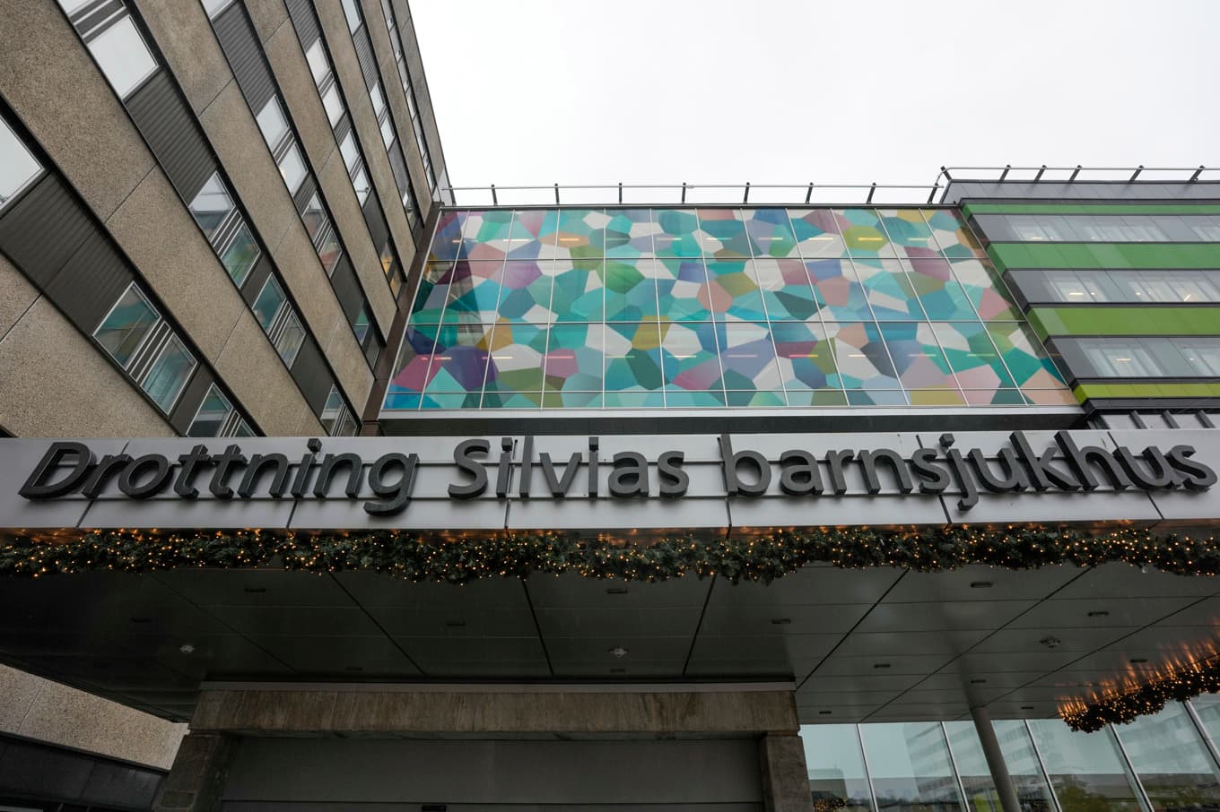 Avdelningen Operation barn 2, som tar emot barn som ska genomgå kirurgiska ingrepp på dagtid, på Drottning Silvias barnsjukhus har flyttats efter att personalen blivit sjuka av att arbeta i lokalerna. Arkivbild. Foto: Björn Larsson Rosvall/TT