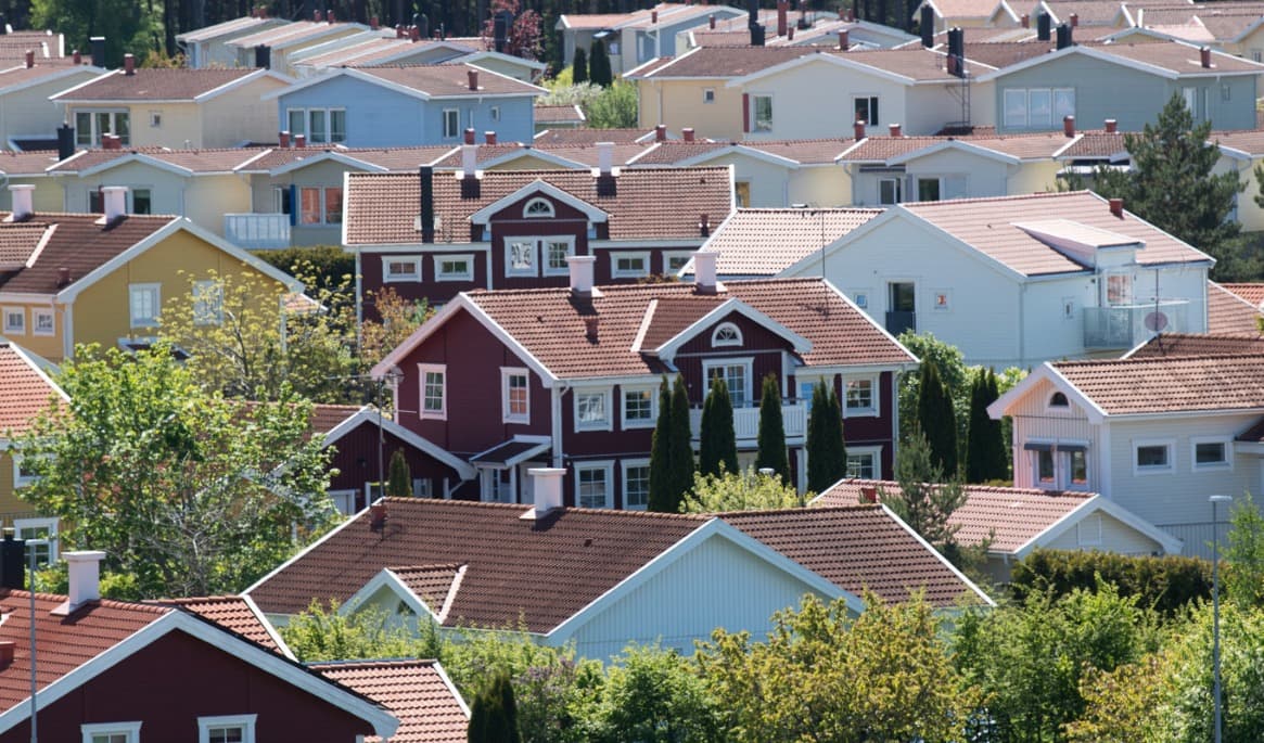 Egnahemskommissionen vill se åtgärder för att fler ska kunna köpa och bygga ett eget hus. Arkivbild. Foto: Fredrik Sandberg/TT