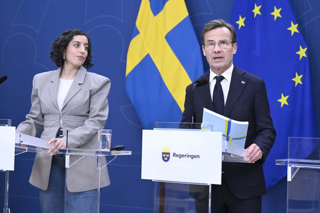 Utbildnings- och integrationsminister Simona Mohamsson (L) och statsminister Ulf Kristersson (M). Foto: Jessica Gow/TT