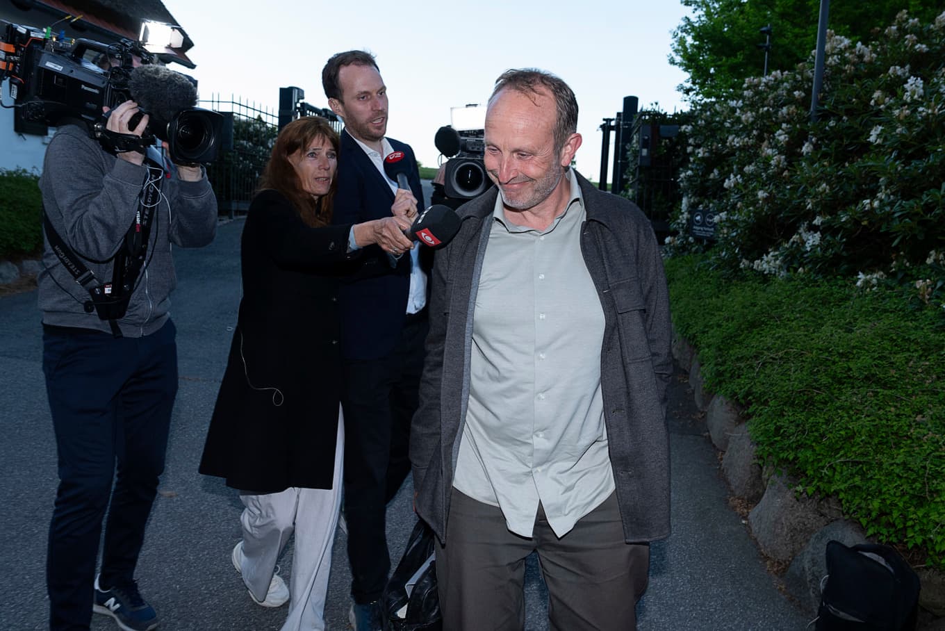 Martin Lidegaard (Radikale Venstre) på väg ut från Marienborg efter regeringsförhandlingarna under söndagen. Foto: Claus Bech/Ritzau Scanpix/TT