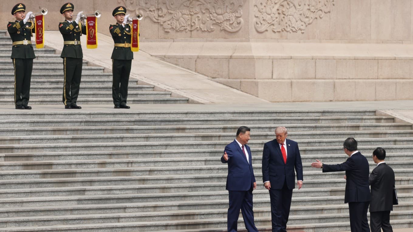 USA:s president Donald Trump välkomnas av Kinas ledare Xi Jinping på Folkets stora sal i Peking den 14 maj. Foto: Alex Wong/Getty Images