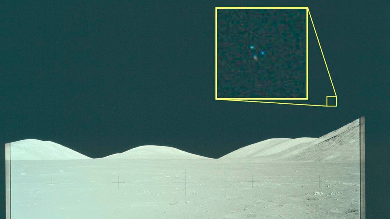 En bild tagen från månens yta som visar ljus i triangelform hör till de mer omdiskuterade filerna. Foto: US Department of War