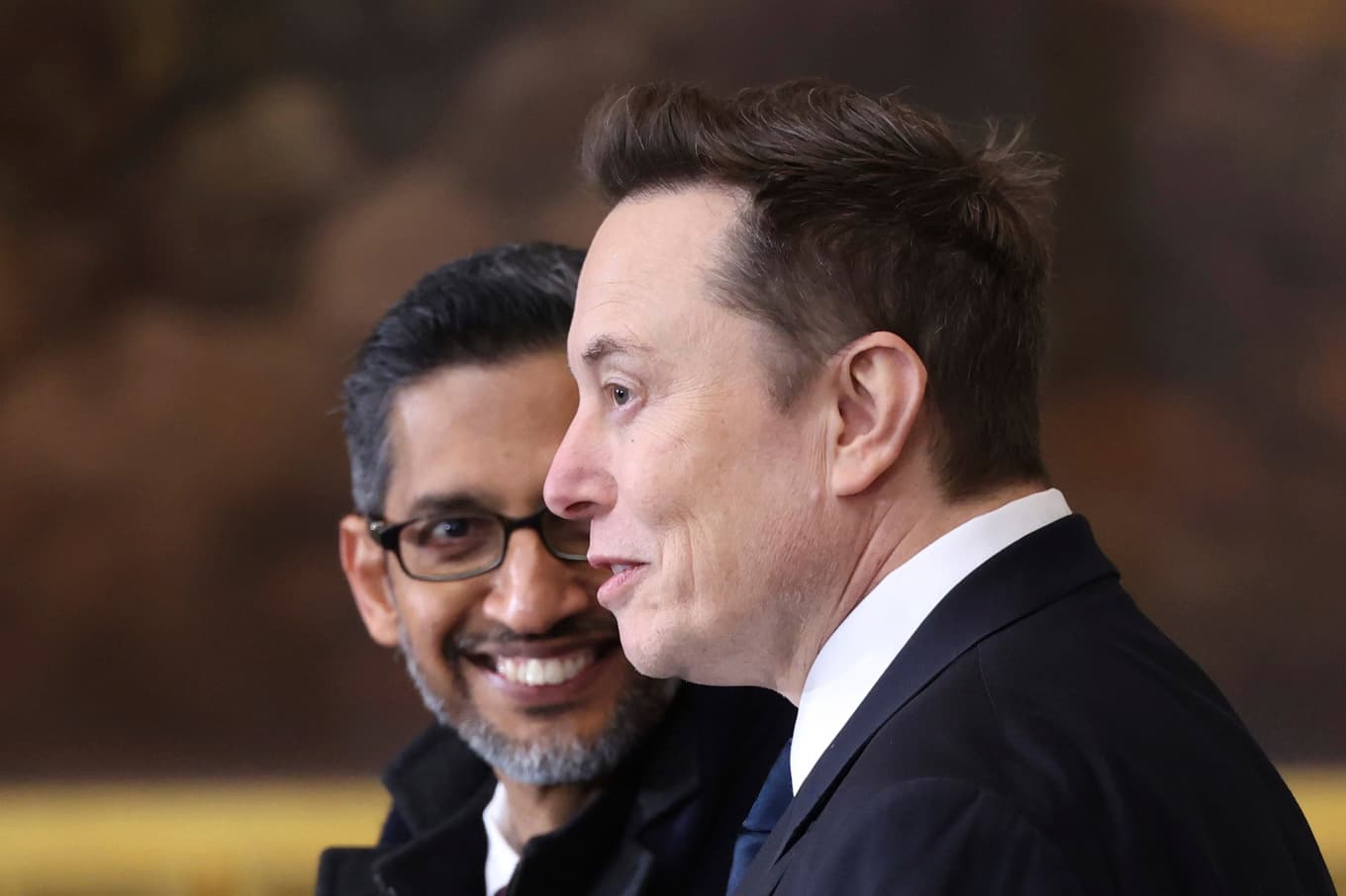 Googles vd Sundar Pichai och SpaceX vd och grundare Elon Musk. Arkivbild. Foto: Kevin Lamarque/AP/TT