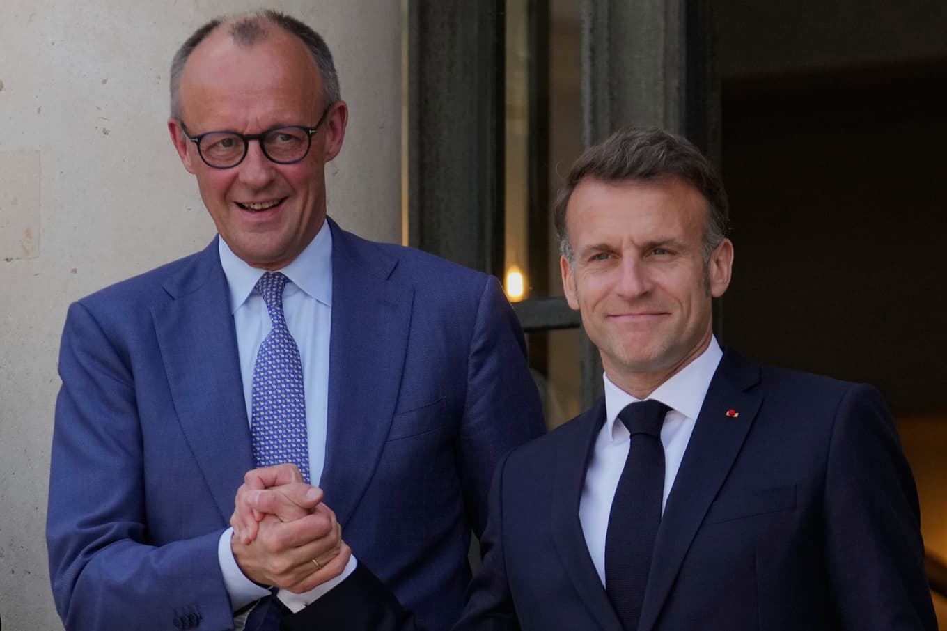 Tysklands förbundskansler Friedrich Merz och Frankrikes president Emmanuel Macron. Arkivbild. Foto: Michel Euler/AP/TT