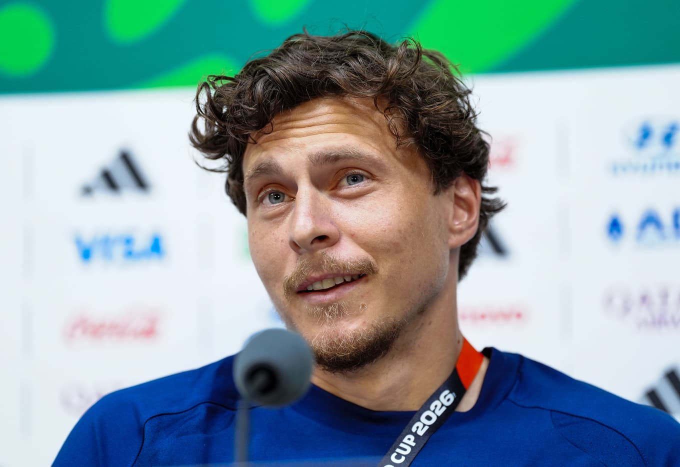 Lagkaptenen Victor Nilsson Lindelöf. Foto: Björn Larsson Rosvall/TT