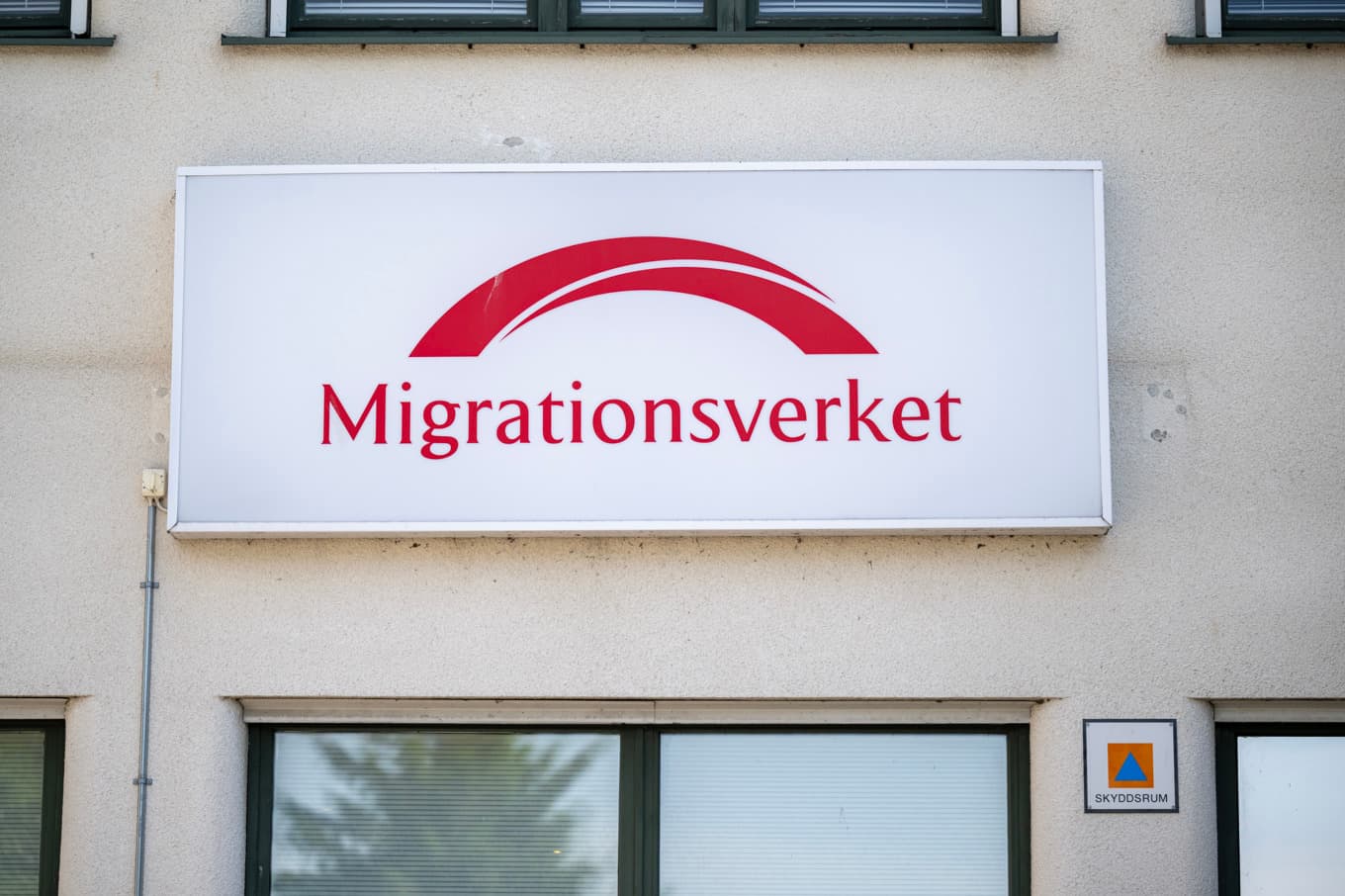 Sex myndigheter blir skyldiga att slå larm till Migrationsverket och polis om de påträffar en utländsk person som antas sakna rätt att vara i Sverige. Arkivbild. Foto: Johan Nilsson/TT