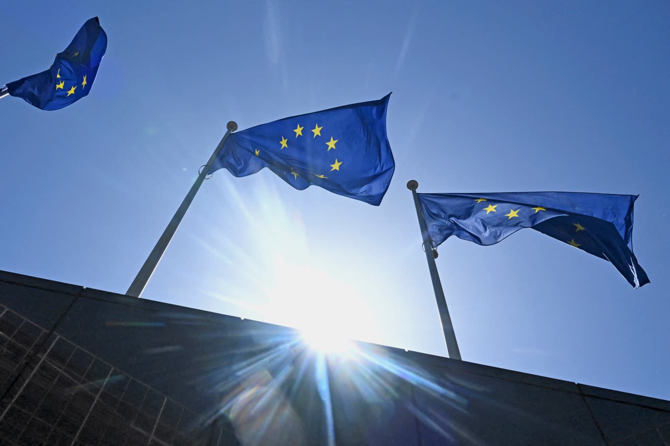 Var slutar EU:s identitet och var börjar medlemsländernas? Frågan aktualiseras av en historisk EU-dom. Foto: Nicolas Tucat/AFP/Getty Images