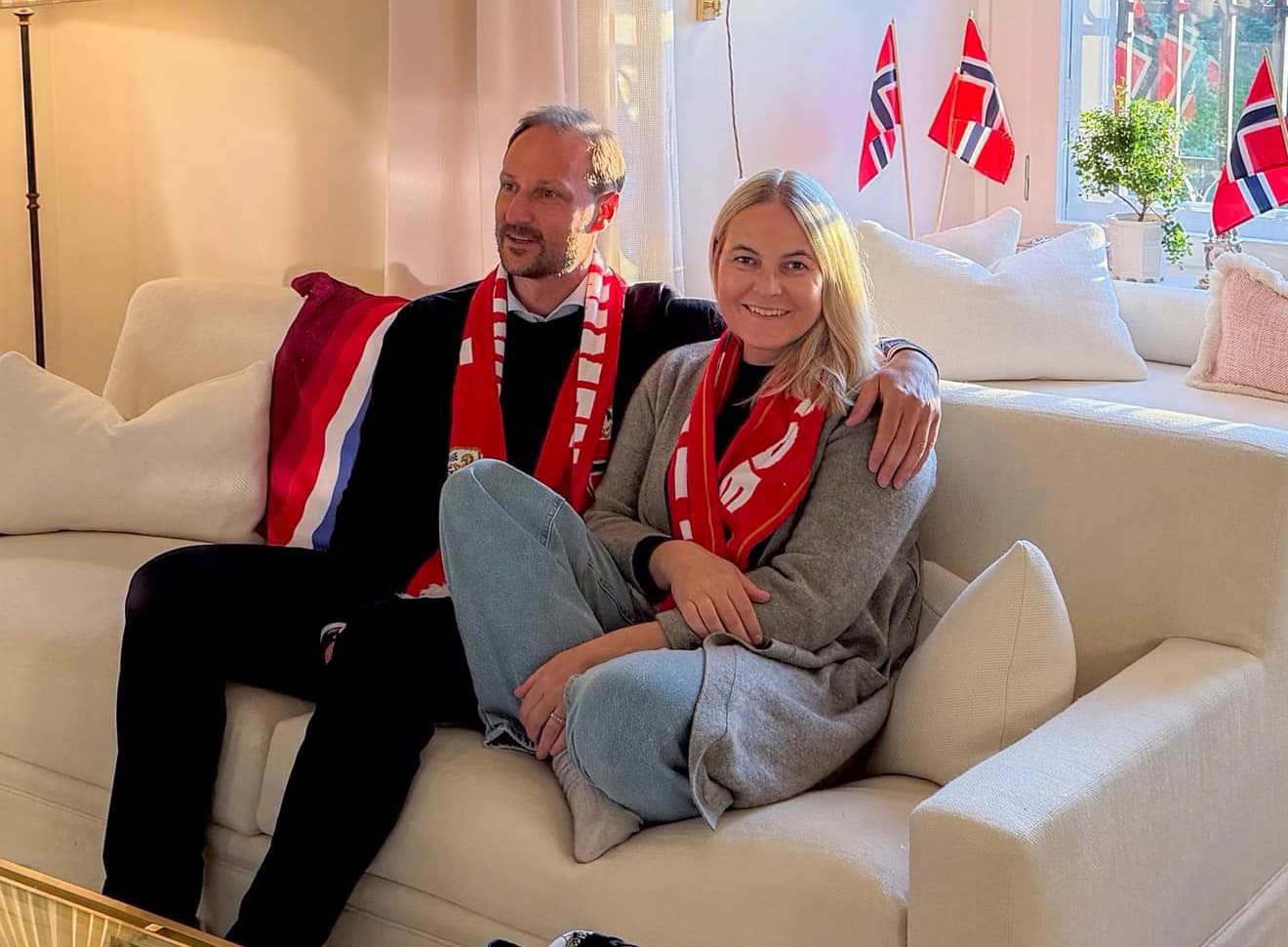 Den 6 juli var Mette-Marit hemma på slottet för att se VM-fotboll. Foto: Norska kungahuset
