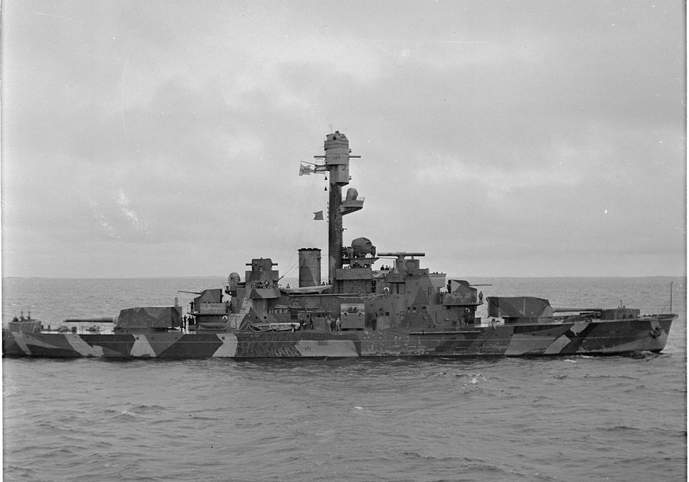 Slagskeppet Ilmarinen i augusti 1941. Foto: Vilho Heinämies/SA foto via Finlands miljöcentral