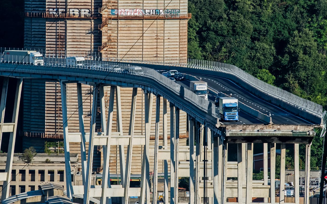 Morandibron i Genua rasade plötsligt sommaren 2018 och 43 människor omkom. Foto: Nicola Marfisi/AP/TT