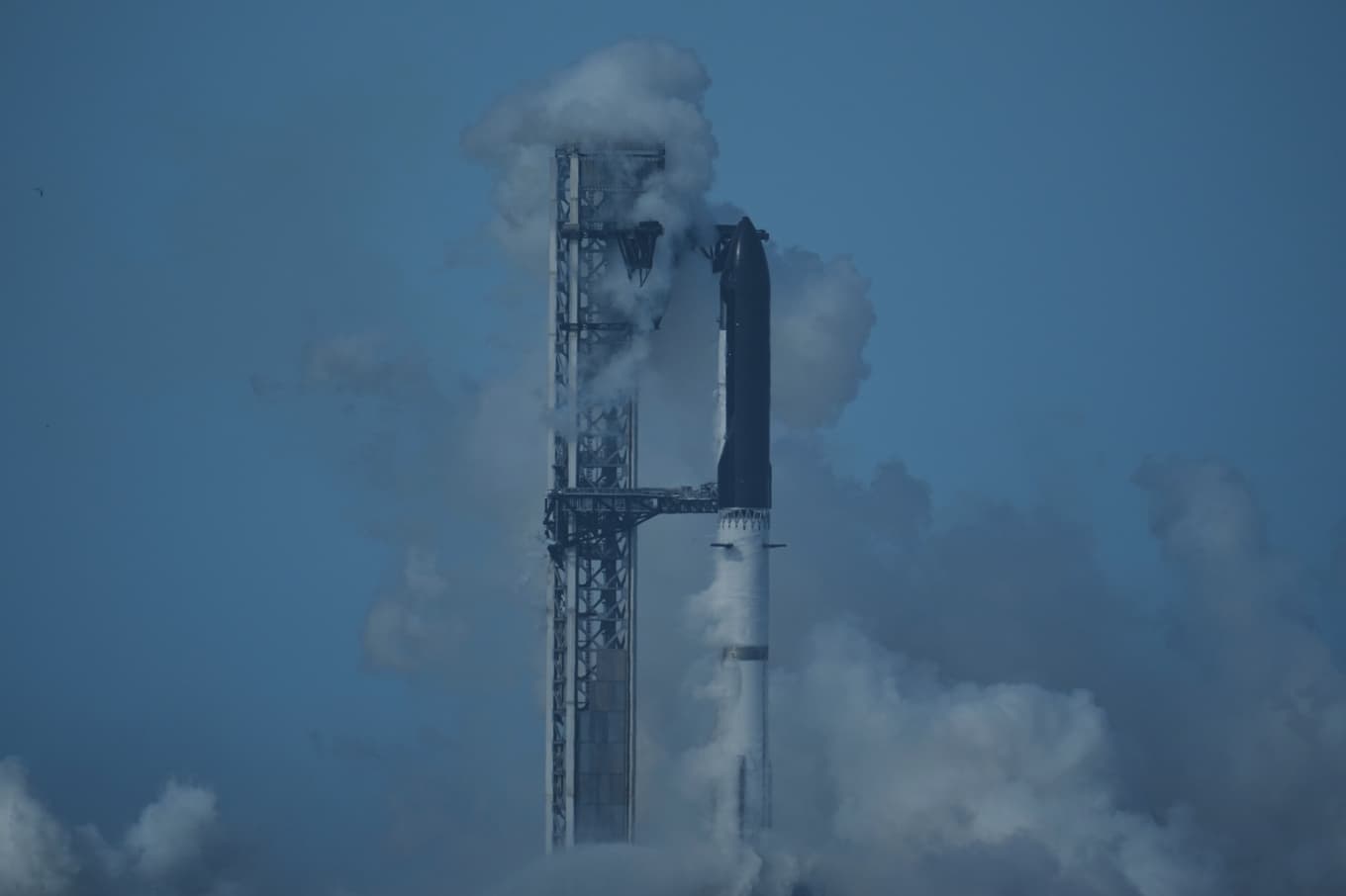 Jätteraketen Starship väntade på att skjutas upp. Foto: Eric Gay/AP/TT