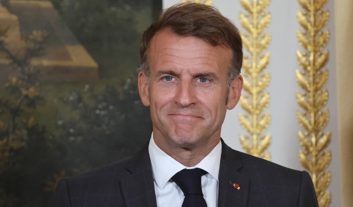 Frankrikes president Emmanuel Macron har bett regeringen påskynda införandet. Foto: Ludovic Marin, pool via AP/TT