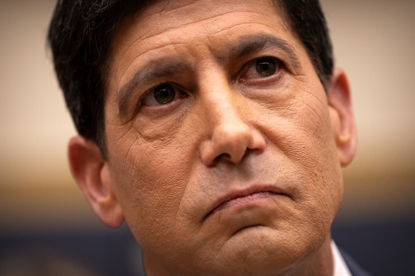 Fed-chefen Kevin Warsh är under press av USA:s president Donald Trump. Arkivbild. Foto: Mark Schiefelbein/AP/TT