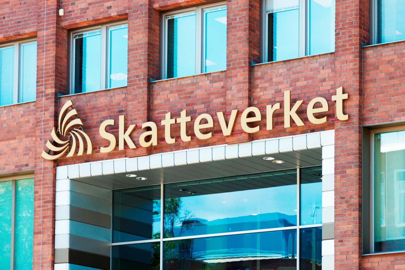 Inkomstskatterna är den största och viktigaste delen av det svenska skattesystemets olika intäktsslag. Shutterstock