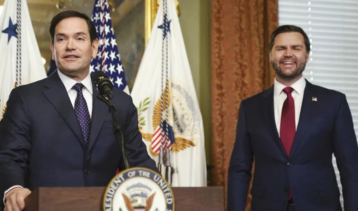 JD Vance anses av många vara Donald Trumps arvtagare. Inom GOP finns dock fortfarande fickor av ”never -Trumpers” som vill återta makten. Foto: Allison Robbert/AFP via Getty Images
