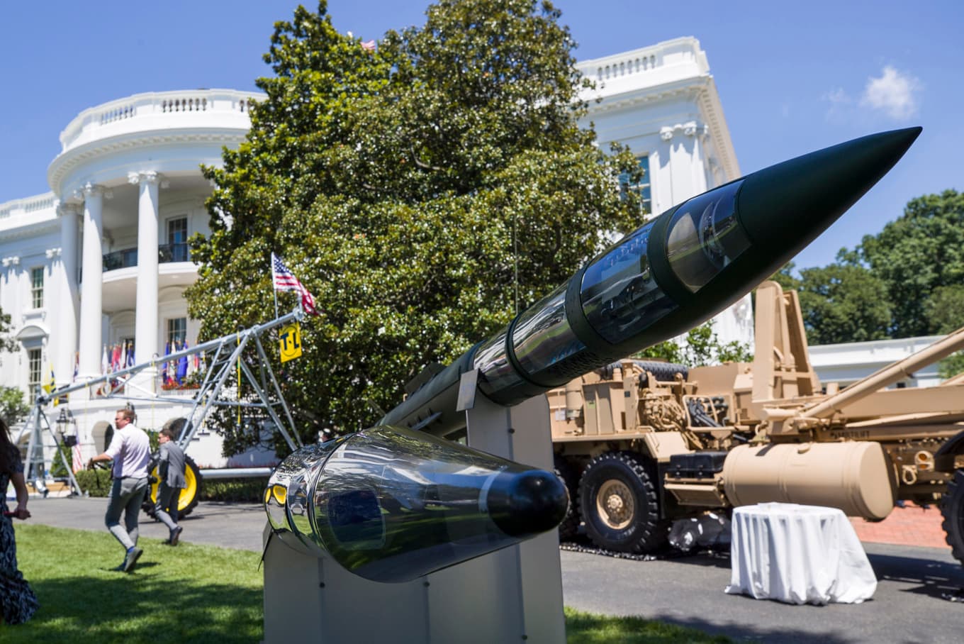 Robotsystemet Thaad visas upp utanför Vita huset. Arkivbild. Foto: Alex Brandon/AP/TT