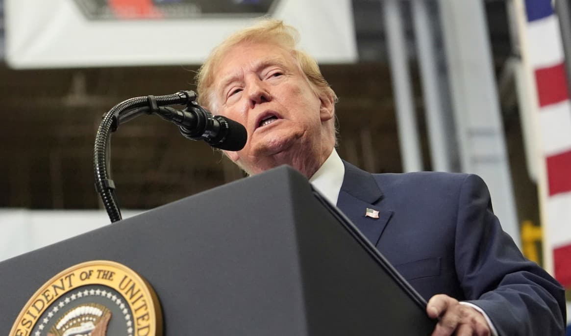 Donald Trump under fredagen. Foto: Mark Schiefelbein/AP/TT