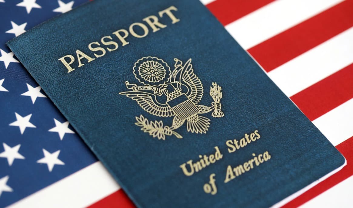 Pass är en form av giltig legitimation vid röstning. Foto: Mehaniq/Shutterstock