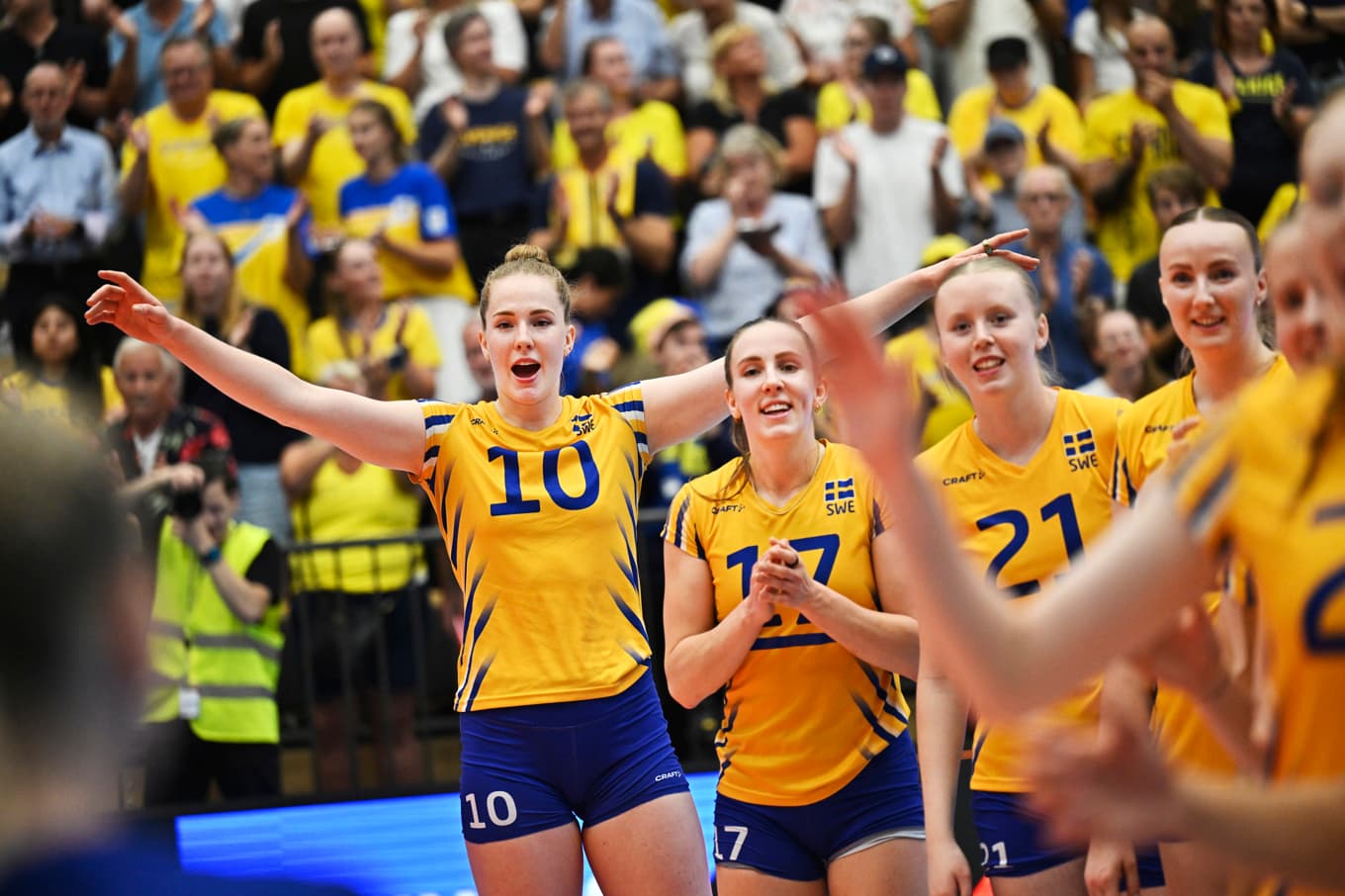 Sveriges Isabelle (från vänster) och Anna Haak är redo för att jaga EM-guld på hemmaplan. Snart inleds mästerskapet i Göteborg. Foto: Pontus Lundahl/TT