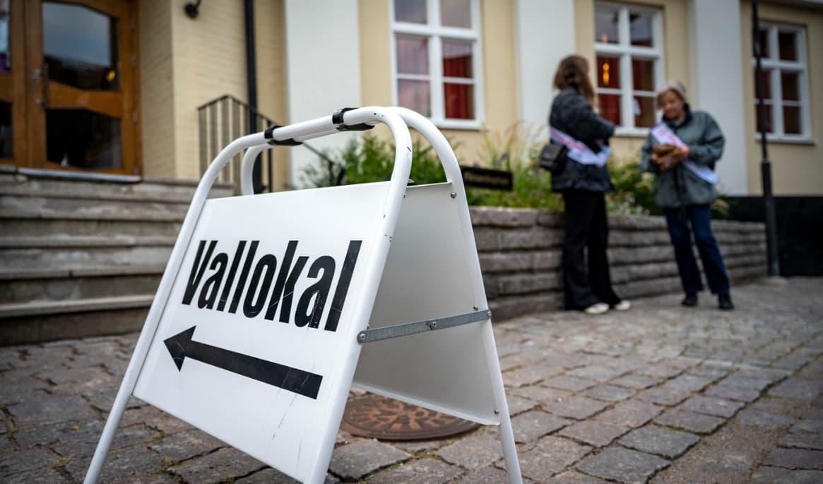 Vad är vallöftena värda när rösterna är inkasserade? Foto: Johan Nilsson / TT