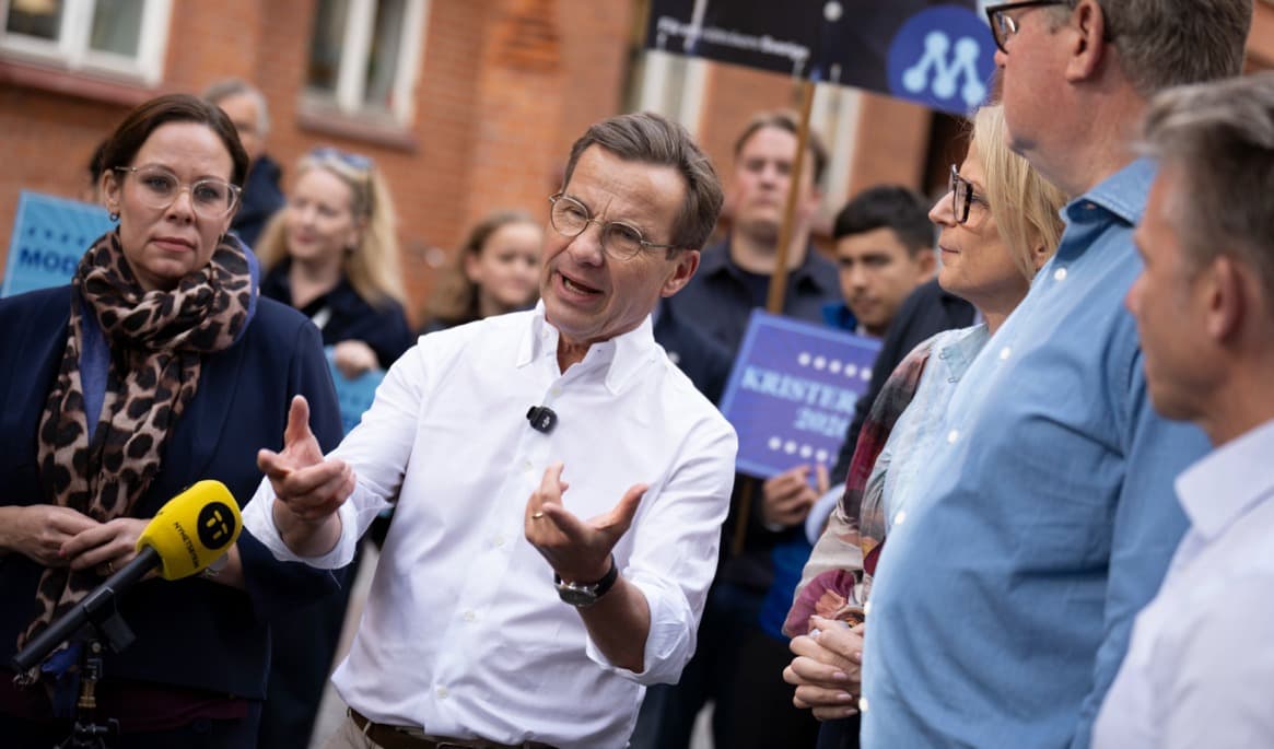 Moderata ministrarna Maria Malmer Stenergard, Ulf Kristersson, Elisabeth Svantesson, Gunnar Strömmer och Pål Jonson i Malmö. Foto: Johan Nilsson/TT