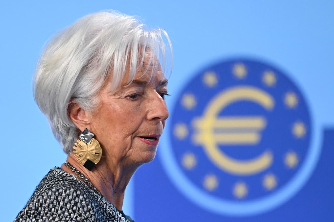 ECB-chefen Christine Lagarde kommer med räntebesked. Arkivbild. Foto: Arne Dedert/AP/TT