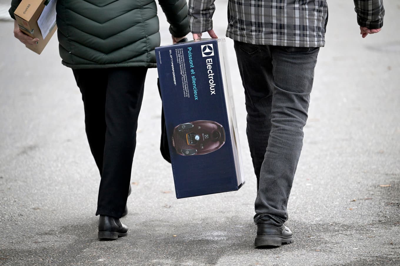 Hushållen har fått det bättre ekonomiskt och därmed har även konsumtionen ökat. Arkivbild. Foto: Janerik Henriksson/TT