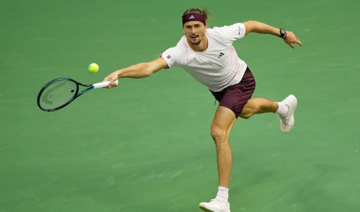 Den tyske Alexander Zverev under matchen mot Karen Chatjanov. Foto: Seth Wenig/AP/TT