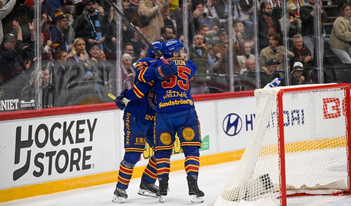 Jubel i Djurgården efter segern mot Växjö. Charles Hudon, höger, avgjorde i förlängningen. Arkivbild. Foto: Pontus Lundahl/TT