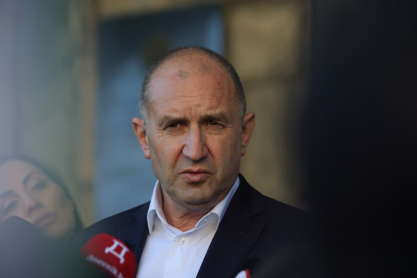 Bulgariens premiärminister Rumen Radev fördömer angreppet mot fartyg i landets ekonomiska zon. Bild från Sofia i april. Foto: Valentina Petrova/AP/TT