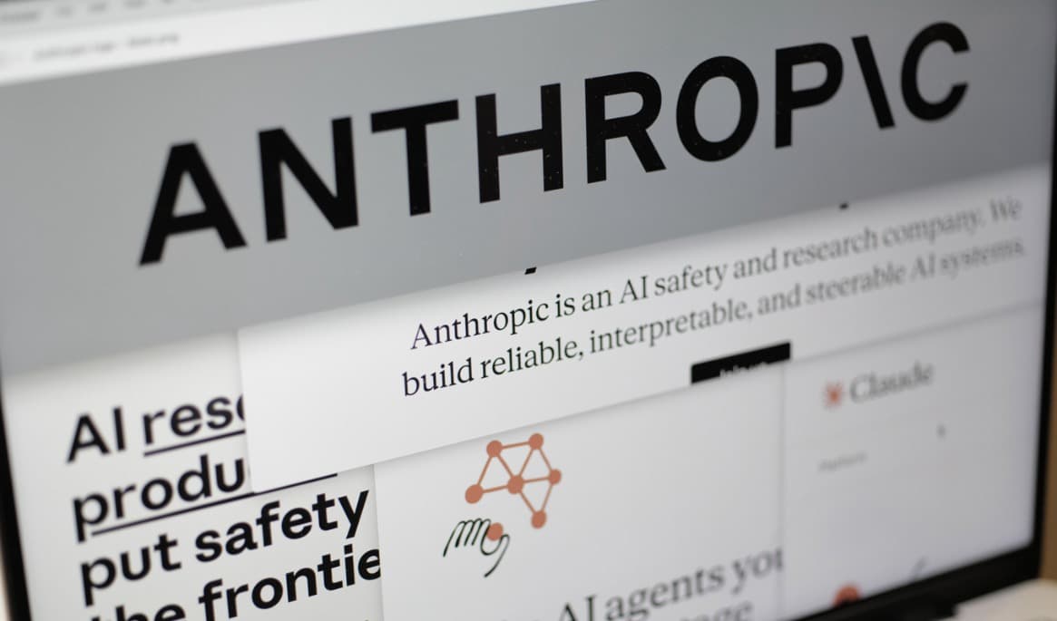 Anthropic drar in pengar. Arkivbild. Foto: Patrick Sison/AP/TT