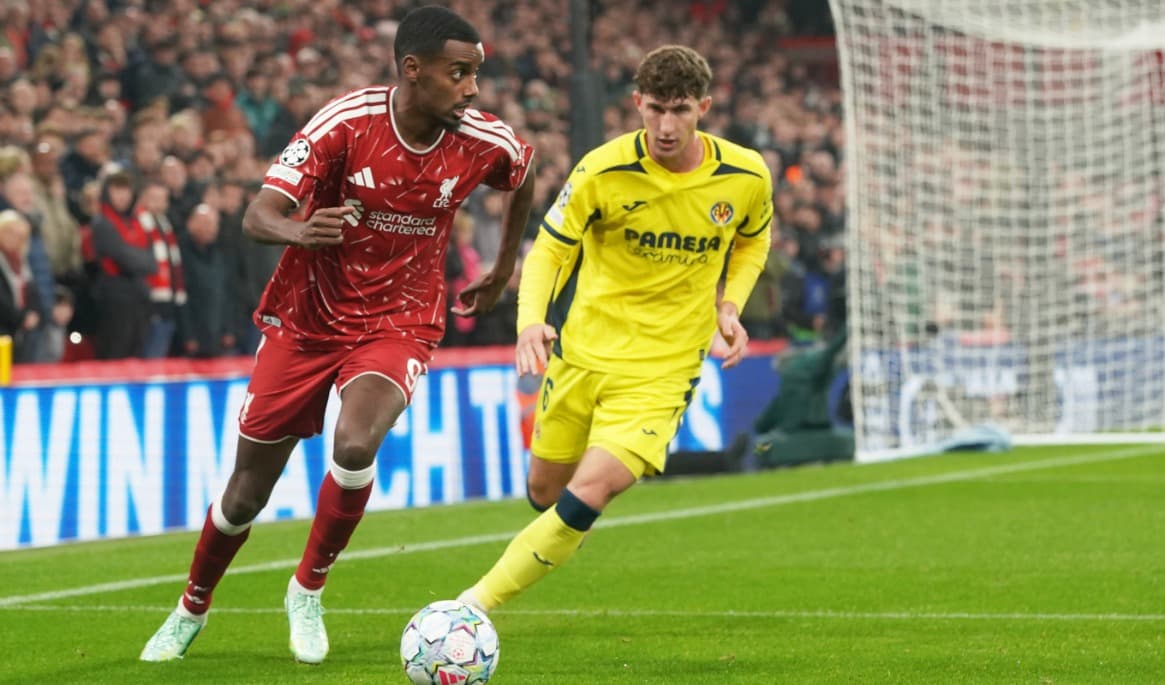 Alexander Isak i aktion mot Villarreal. Foto: Ian Hodgson/AP/TT