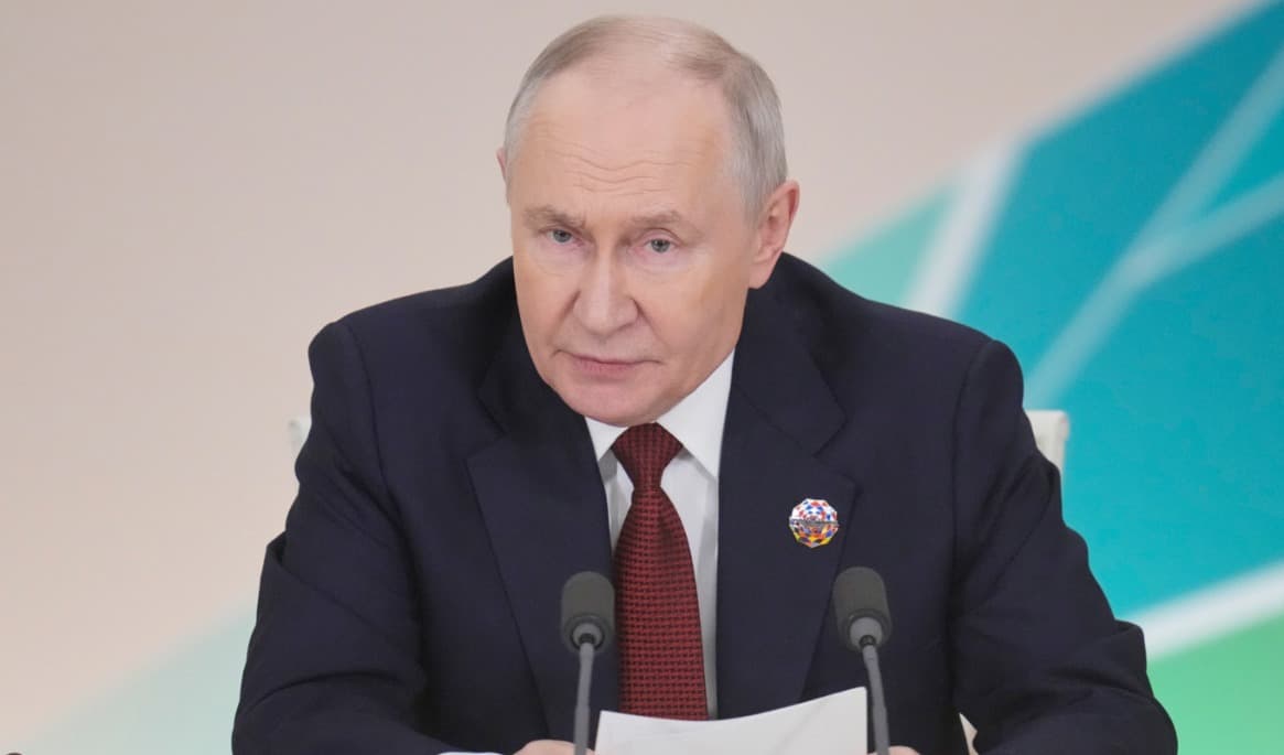Vladimir Putin torsdagens pressträff. Foto: Pavel Bednyakov/AP/TT
