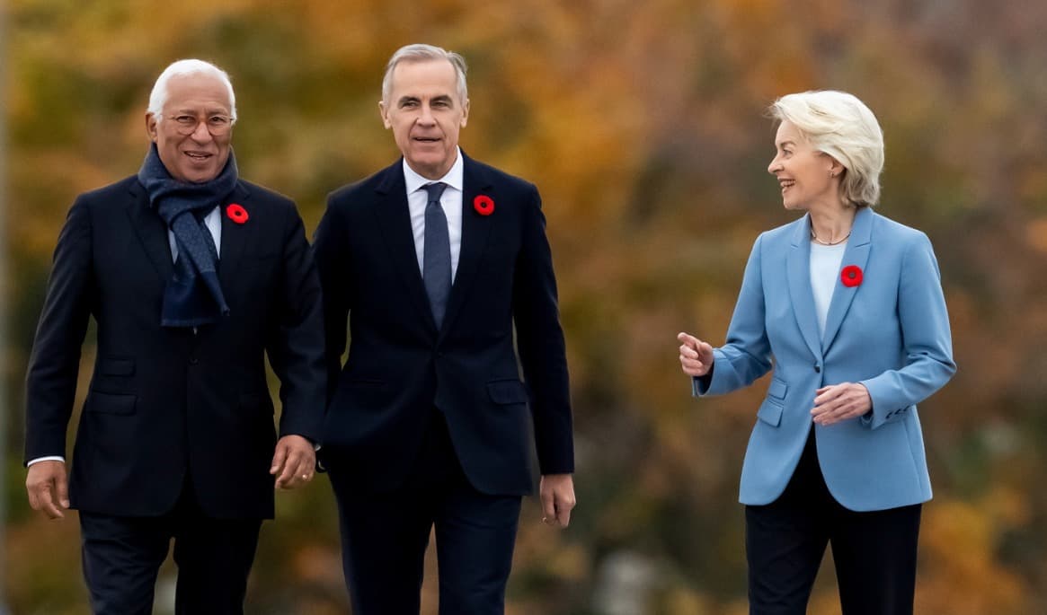 Rådsordförande António Costa, Kanadas premiärminister Mark Carney och EU-kommissionens ordförande Ursula von der Leyen i Montréal på fredagen. Foto: Christopher Katsarov /AP/TT